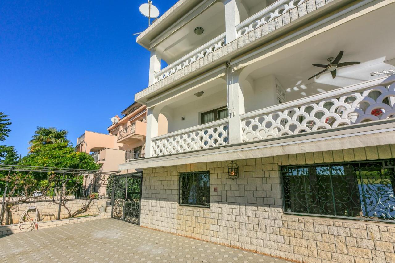Apartment Eni Selce Exterior photo
