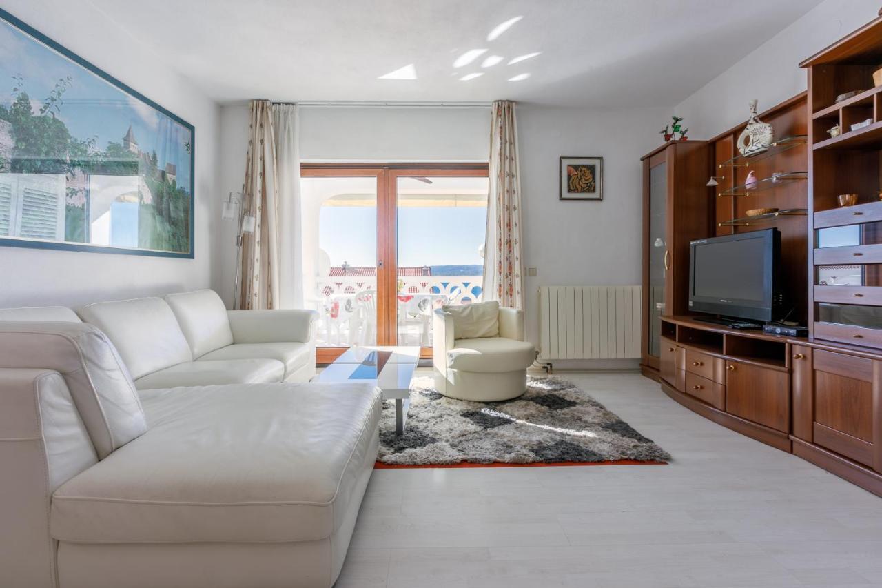 Apartment Eni Selce Exterior photo