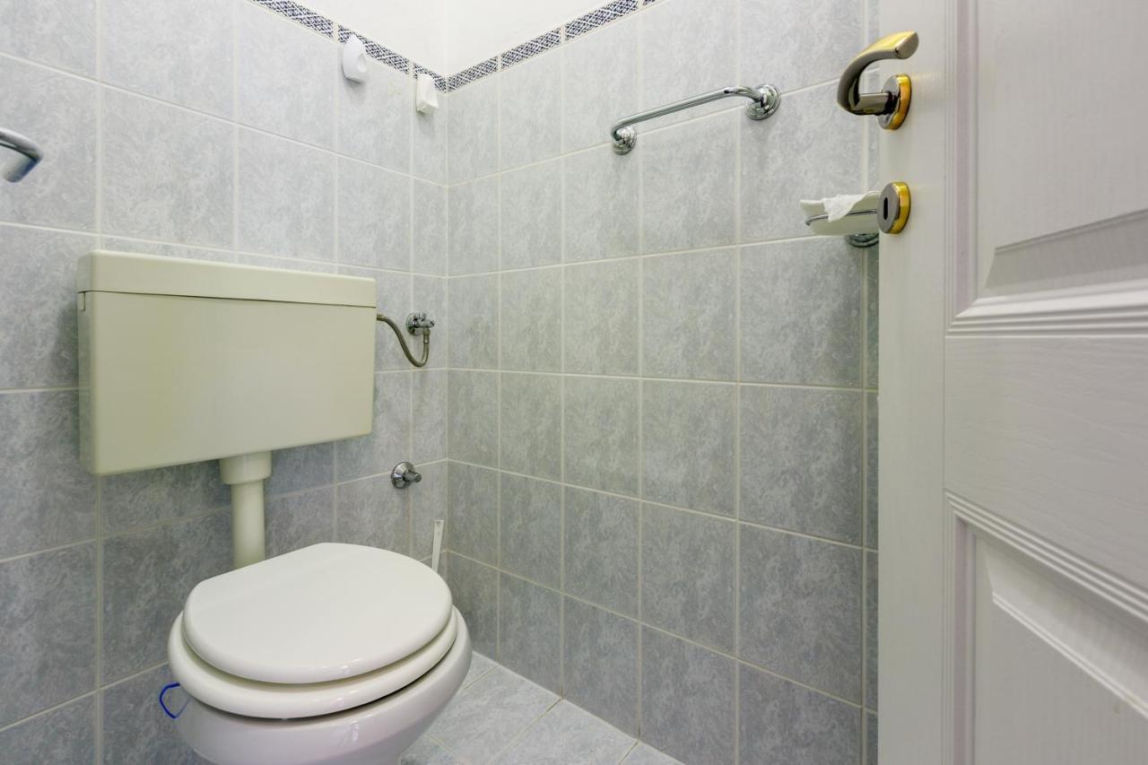 Apartment Eni Selce Exterior photo