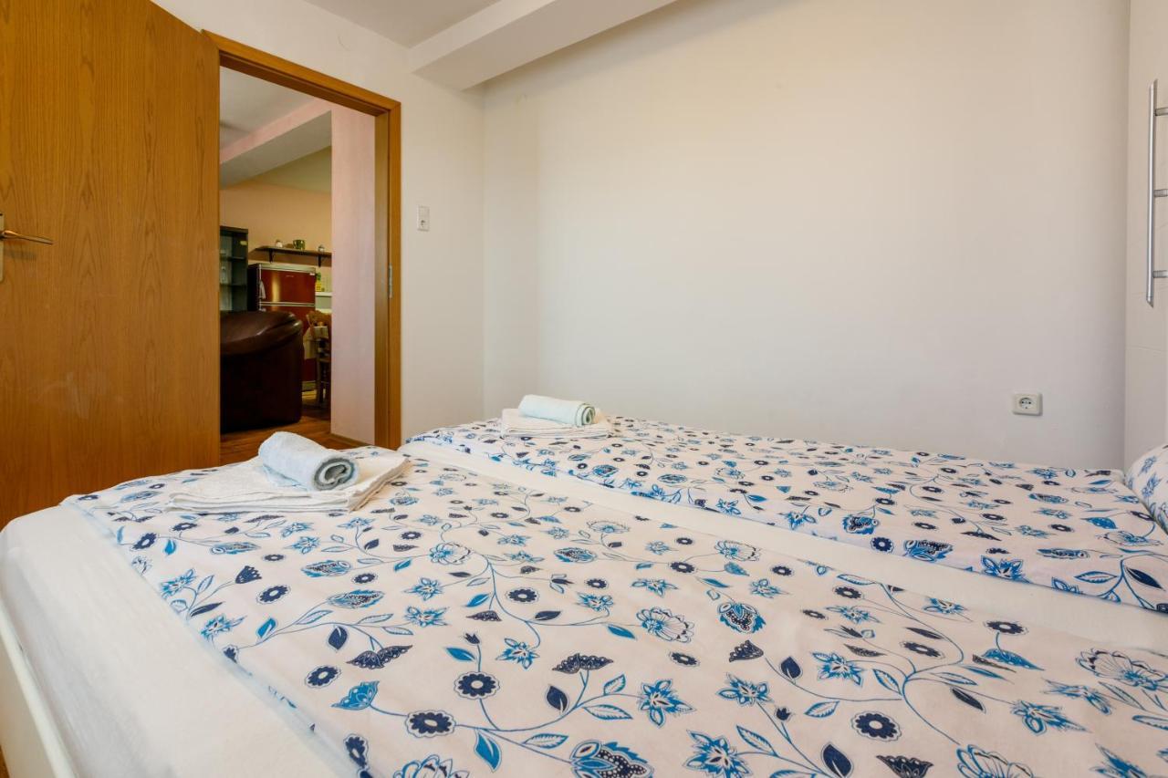 Apartment Eni Selce Exterior photo