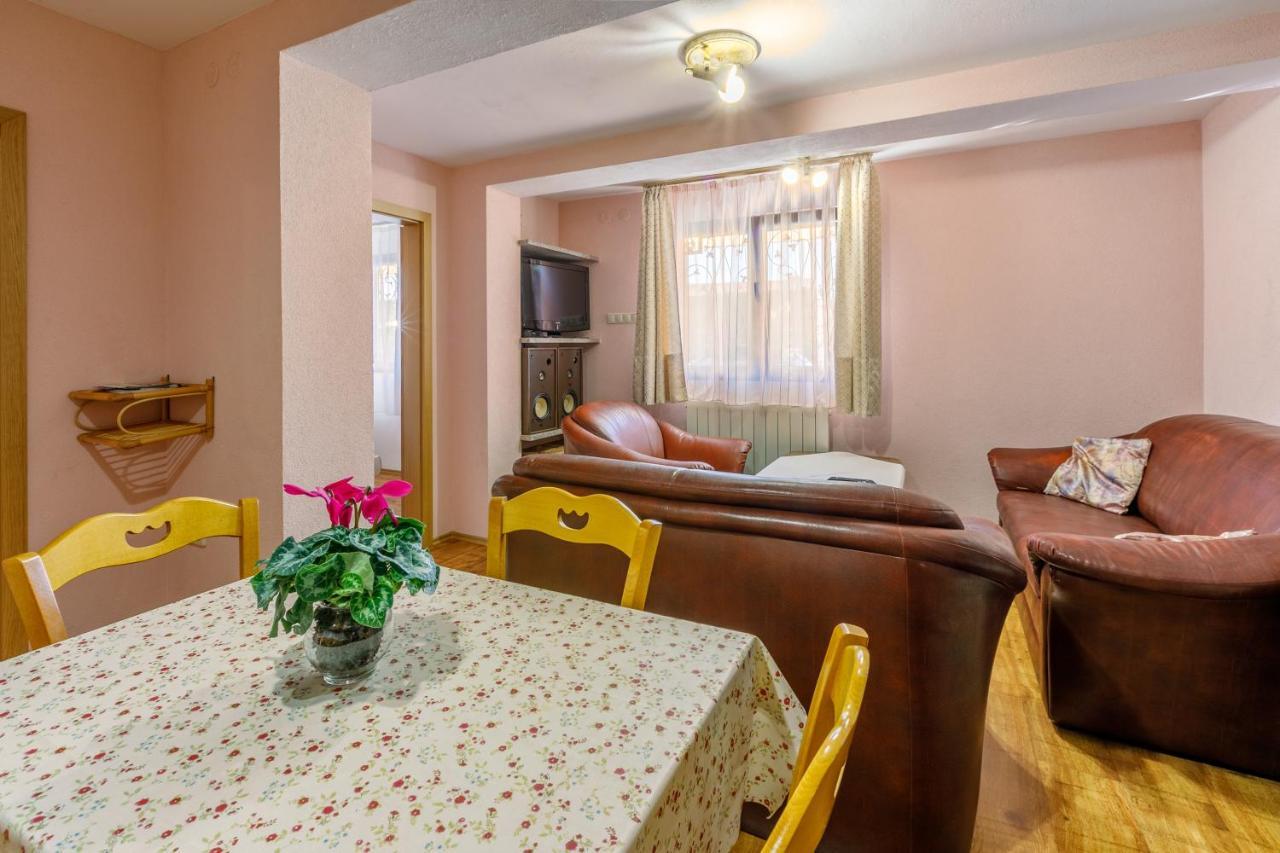 Apartment Eni Selce Exterior photo