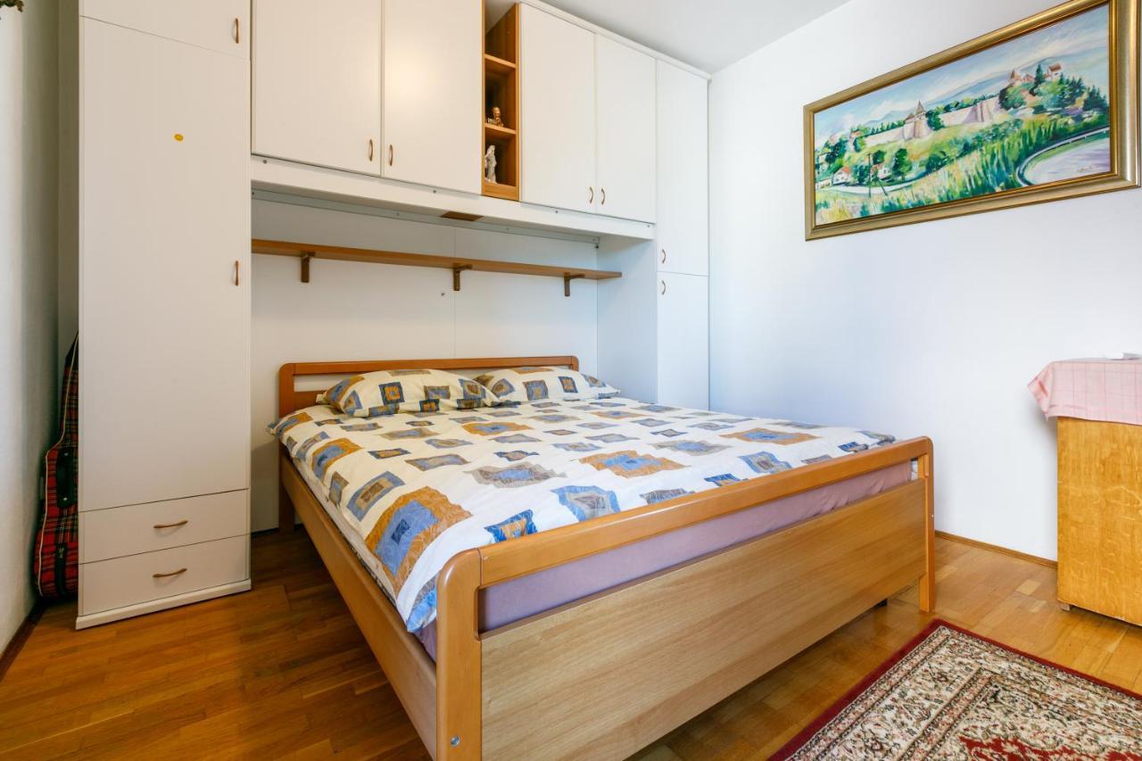 Apartment Eni Selce Exterior photo