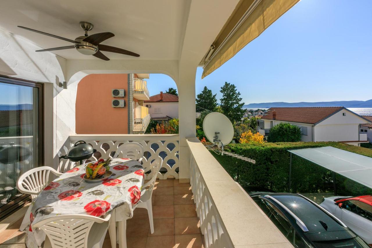 Apartment Eni Selce Exterior photo