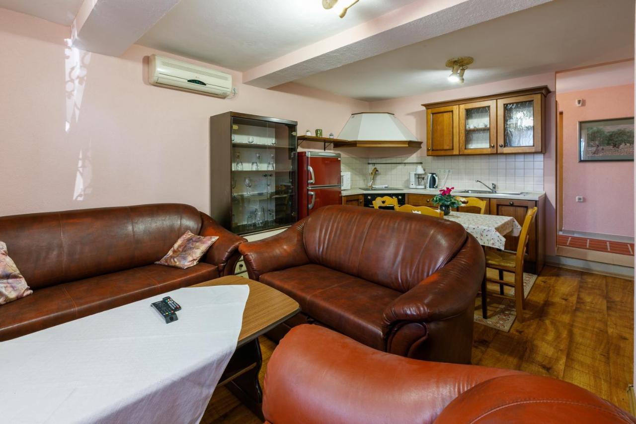 Apartment Eni Selce Exterior photo