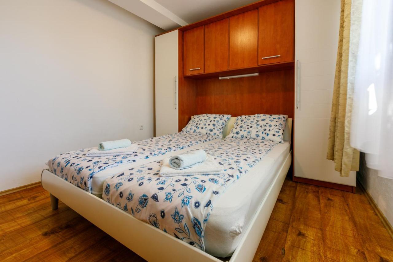 Apartment Eni Selce Exterior photo