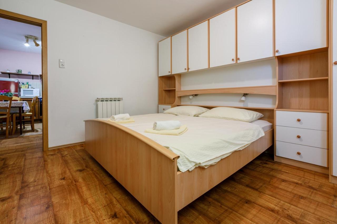 Apartment Eni Selce Exterior photo