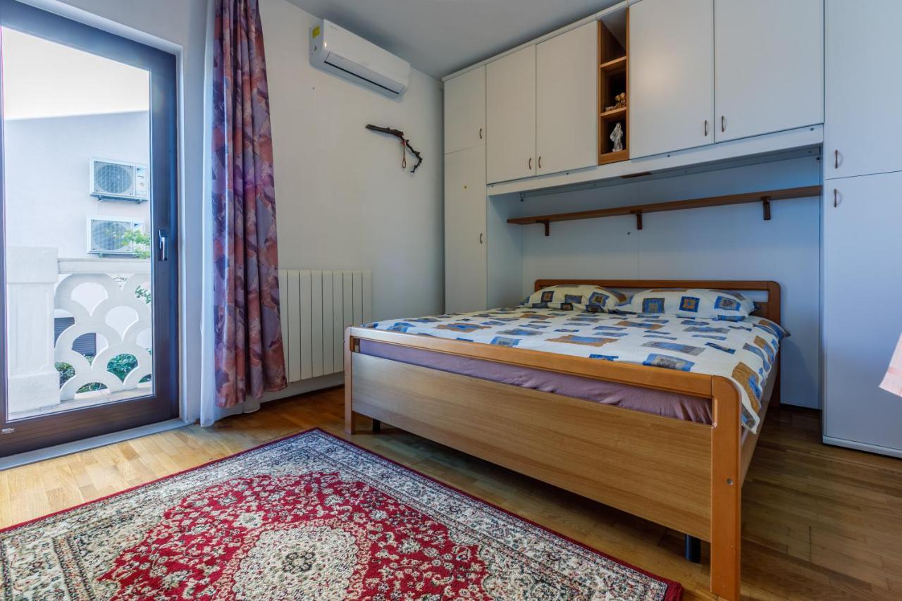 Apartment Eni Selce Exterior photo