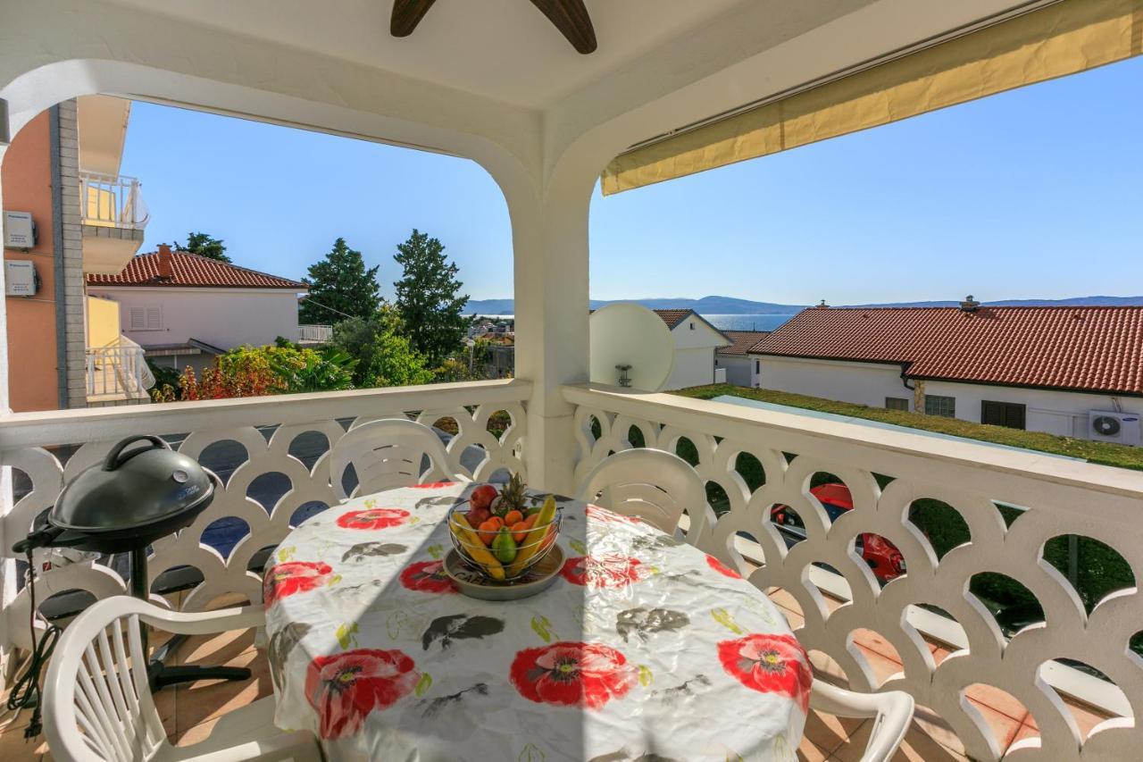 Apartment Eni Selce Exterior photo