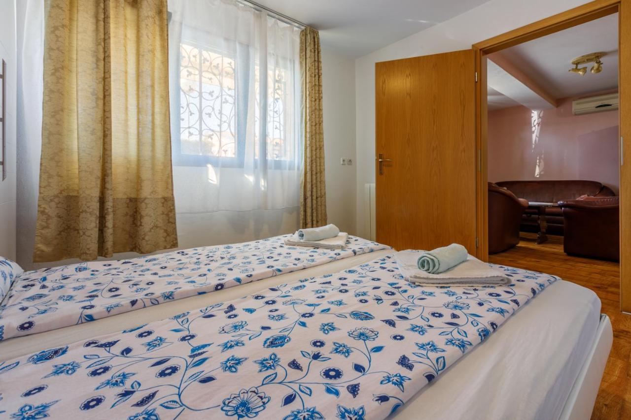 Apartment Eni Selce Exterior photo